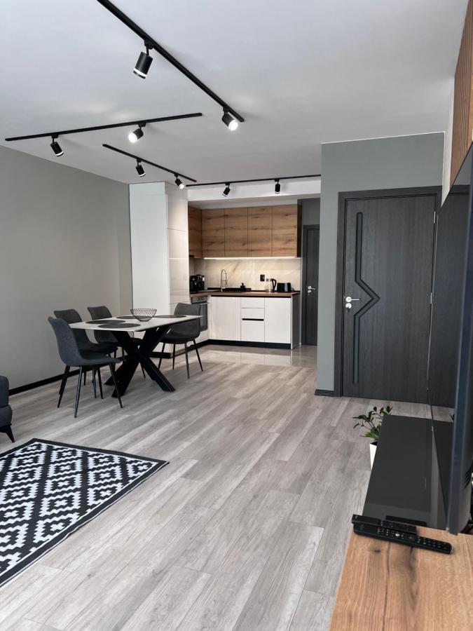 A-Brilliant, New! Spacious & Modern Apartment In Varna Whit Garage Экстерьер фото