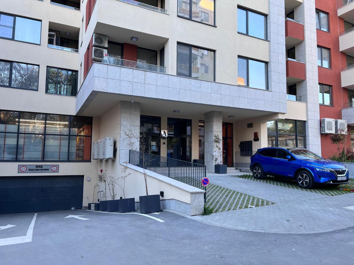 A-Brilliant, New! Spacious & Modern Apartment In Varna Whit Garage Экстерьер фото